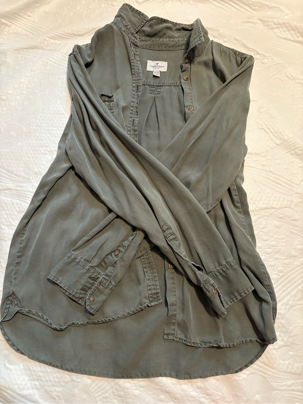 American Eagle Outfitters Olive Green Button Down Shirt XL Tall - Picture 3 of 3
